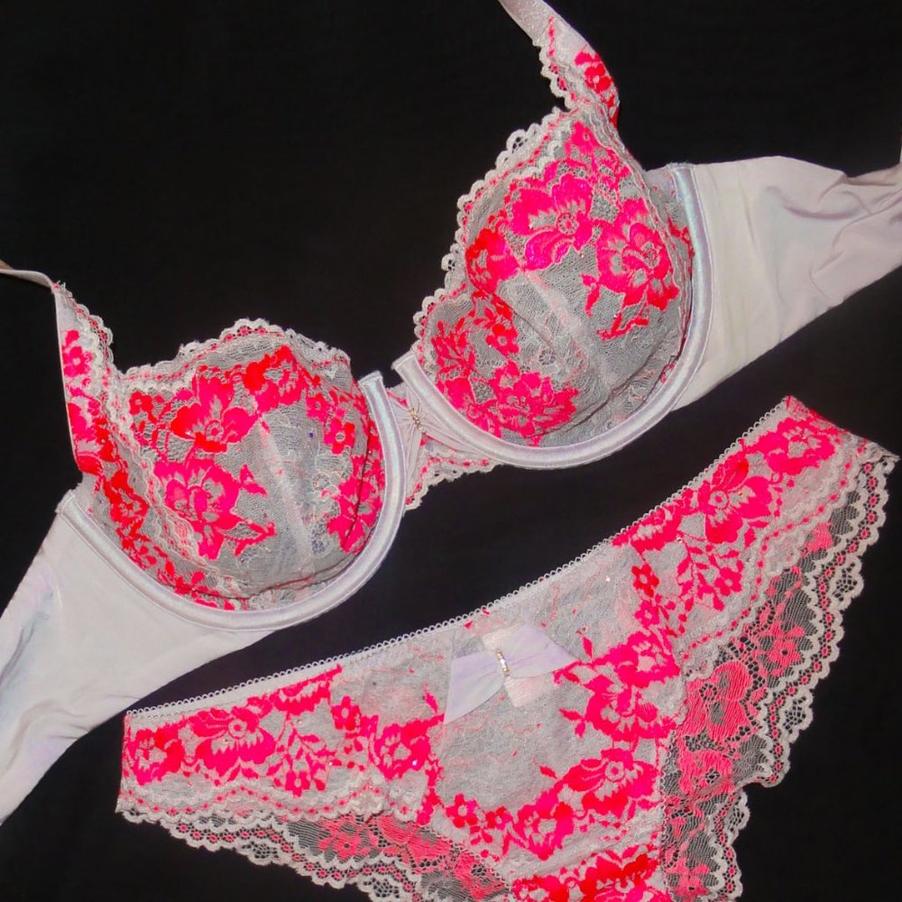 COPY - 36DD,M NWT Victoria's Secret Desire Set Unlined Demi Bra, Cheekini Bikin…